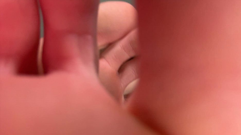 SneezeGoddess – Pinching Foot Slave Nose With Toes SneezeGoddess – Pinching Foot Slave Nose With Toes
